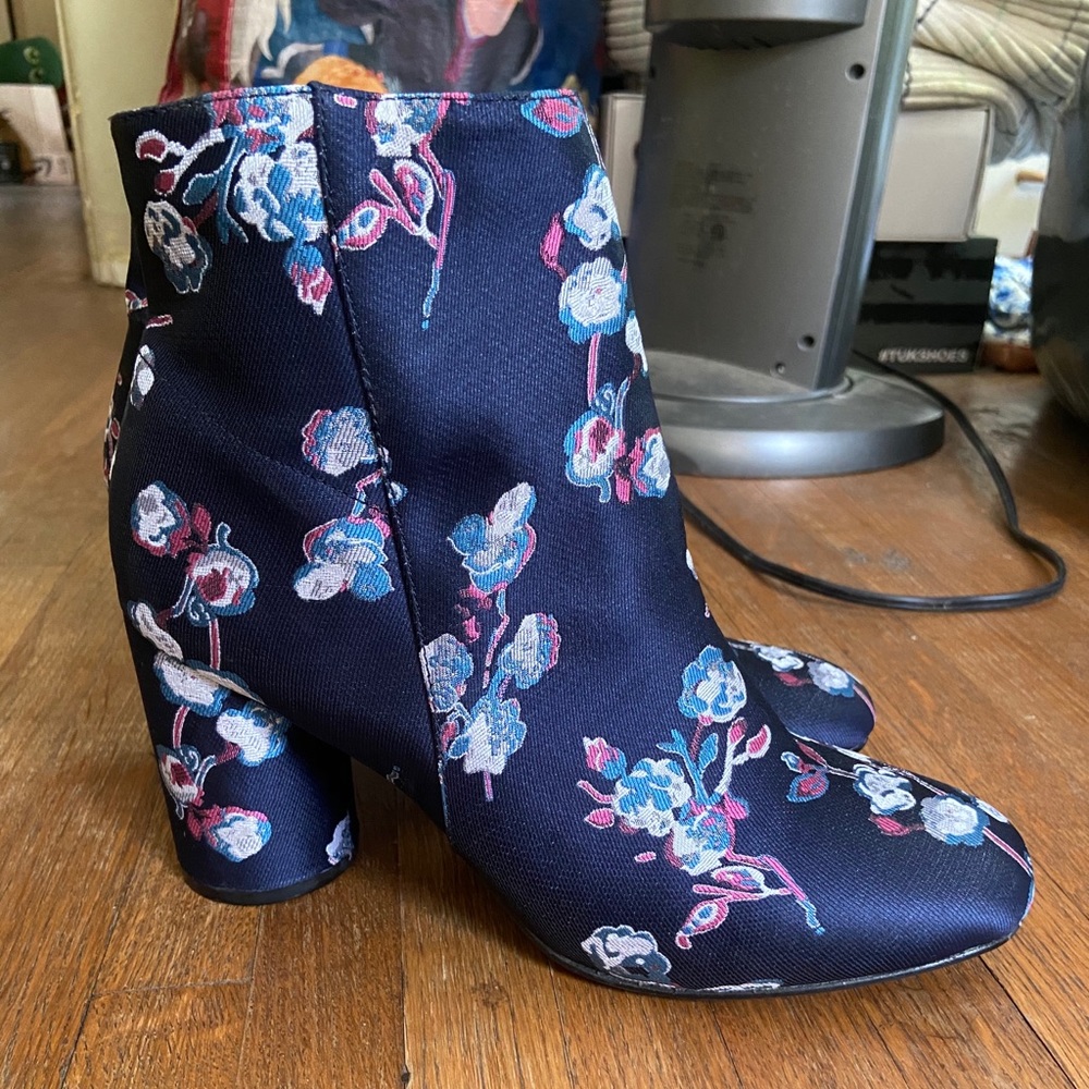 Floral Urban Outfitters ankle boots